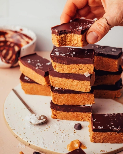 No-BAKE Peanut Butter Cup Bars!